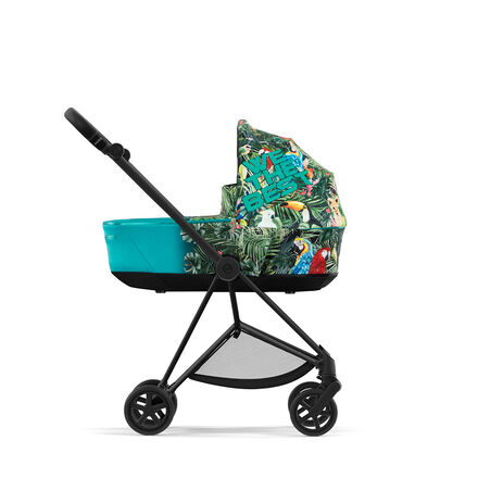 Produktbild från DJ Khaled-samarbetet Cybex Platinum Mios chassi Lux bärsäng barnvagn