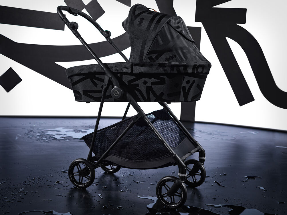 Cybex Gold Melio Street Kinderwagen Kampagne Bild Real Black